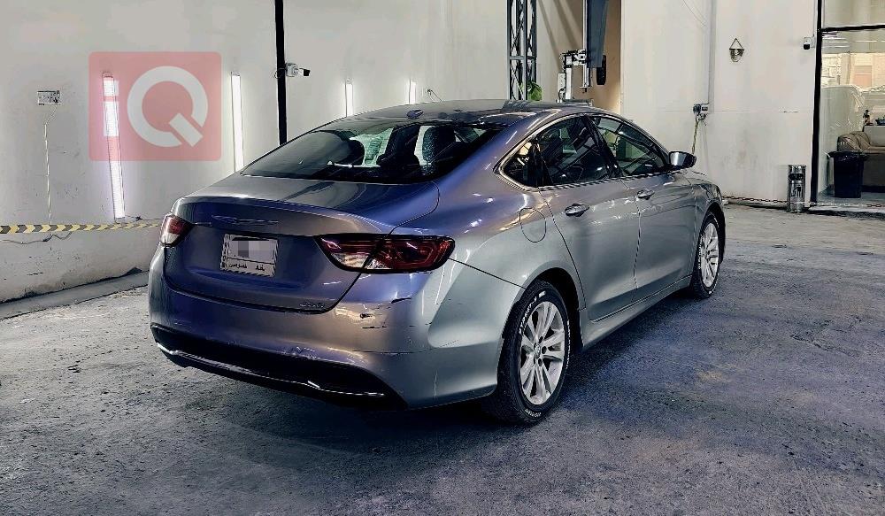 کرایسلەر 200